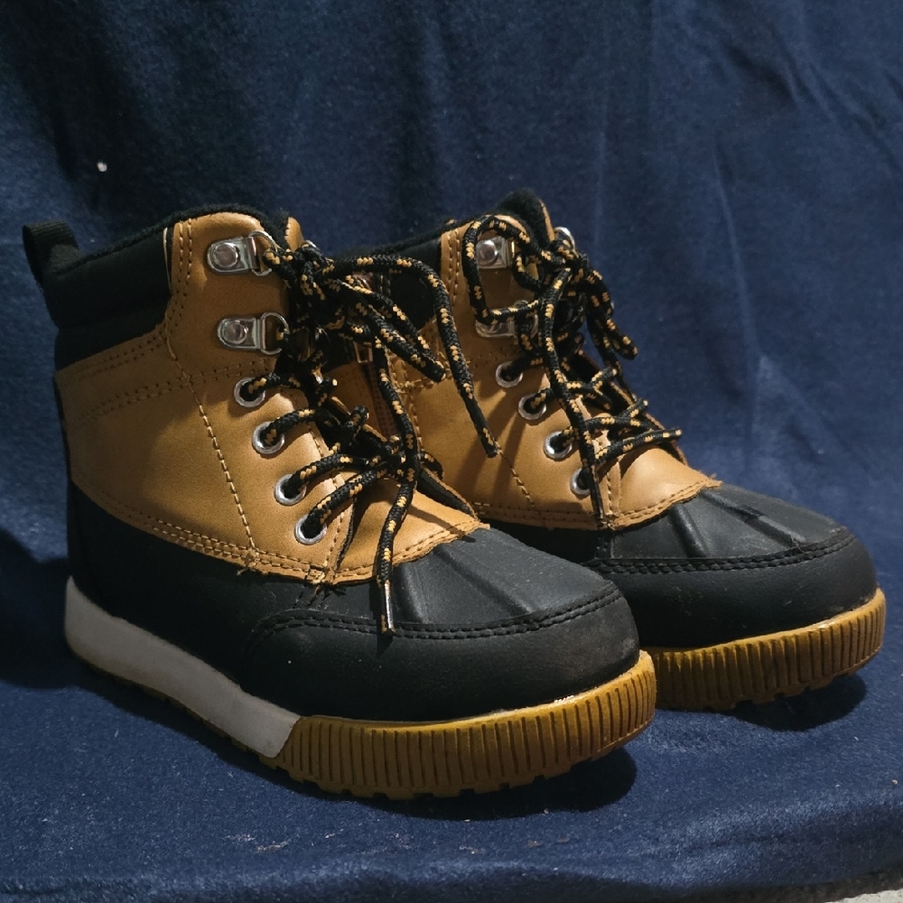 Wonder Nation Kids Black and Tan Boots Size 12